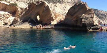 Atlantis Ibiza - Sa Pedrera - Cala con piscinas naturales